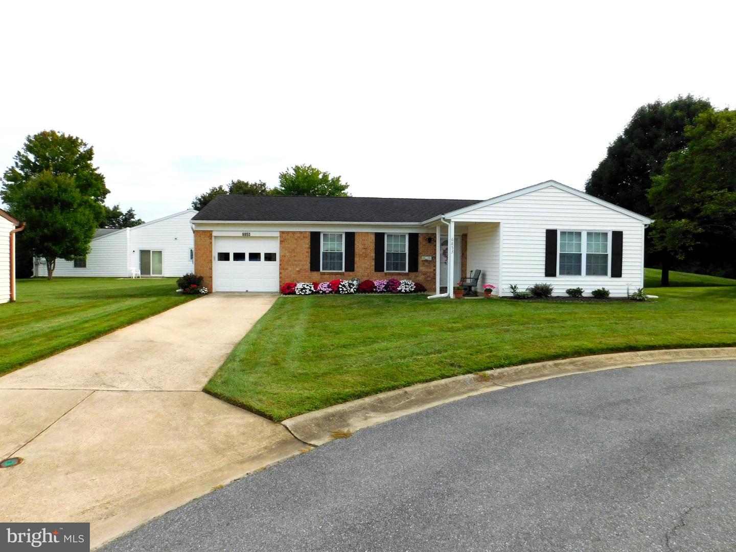 6853 Buckthorn Ct Property Photo 1