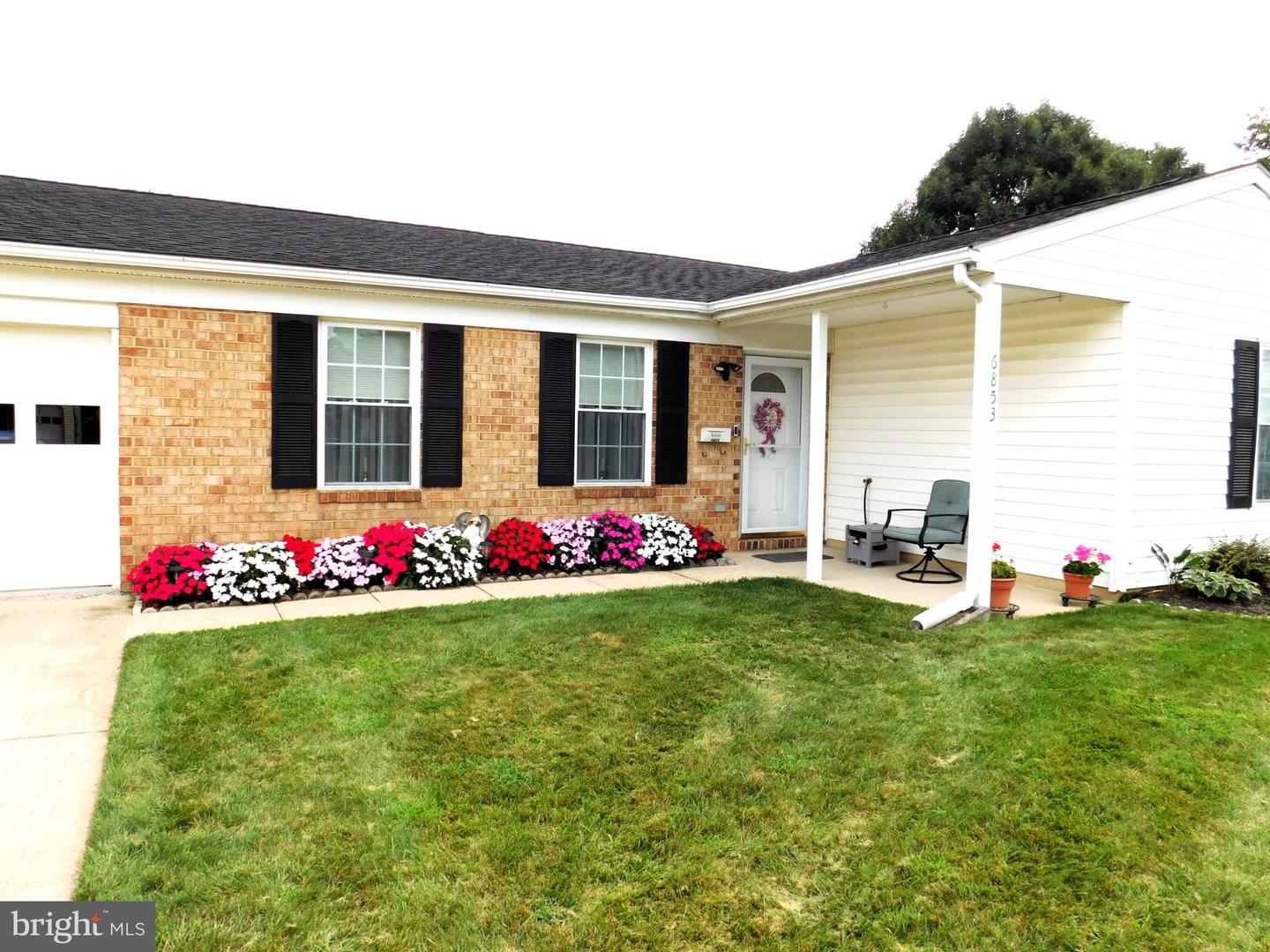 6853 Buckthorn Ct Property Photo 10