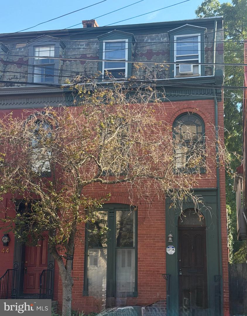 42 E 3rd St Property Photo 1