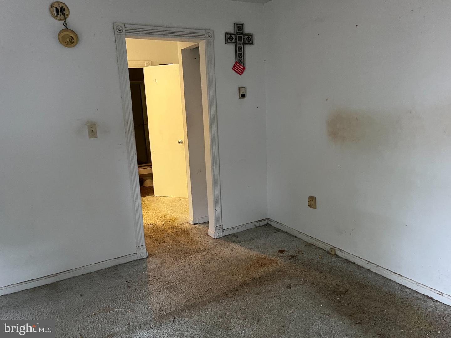 42 E 3rd St Property Photo 10