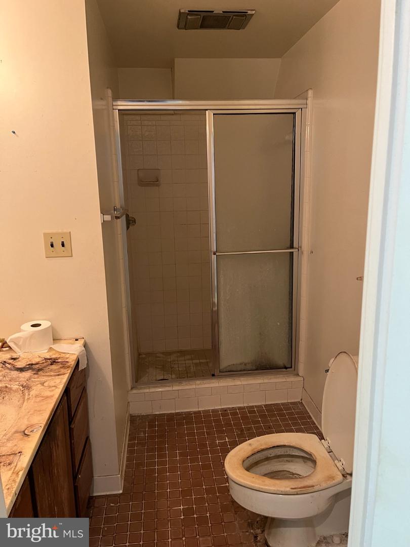 42 E 3rd St Property Photo 12