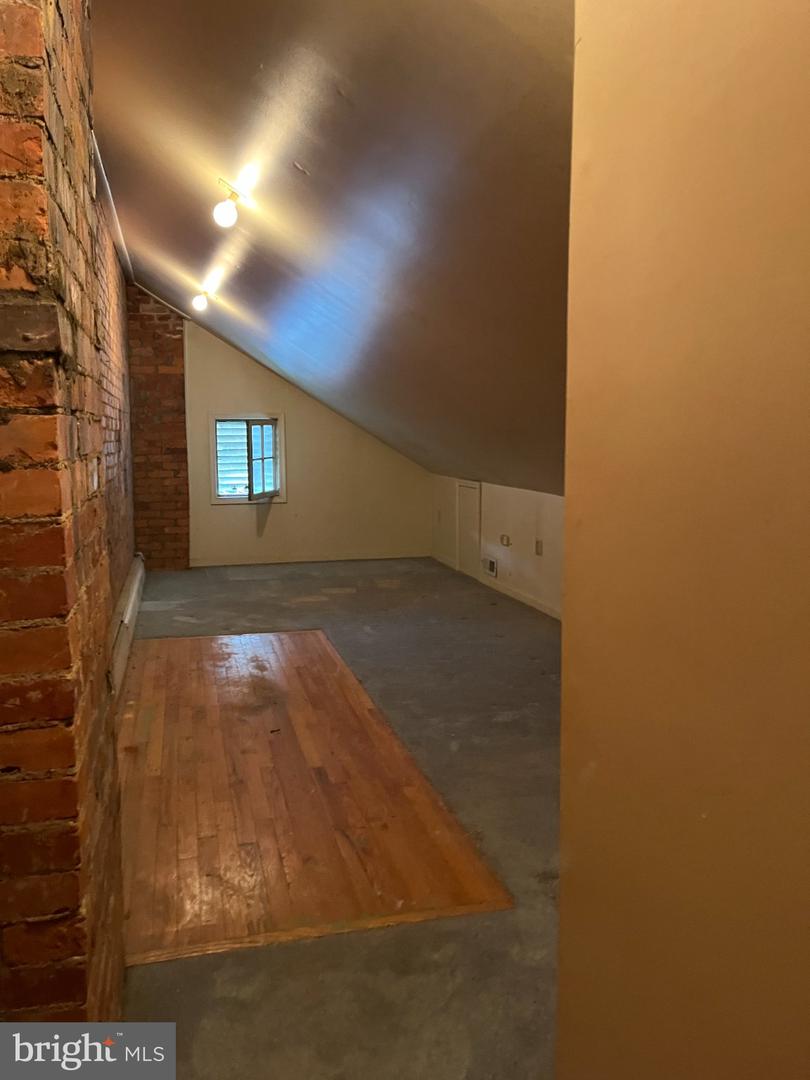 42 E 3rd St Property Photo 15