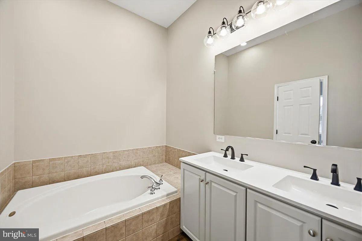 3706 Singleton Ter Property Photo 12