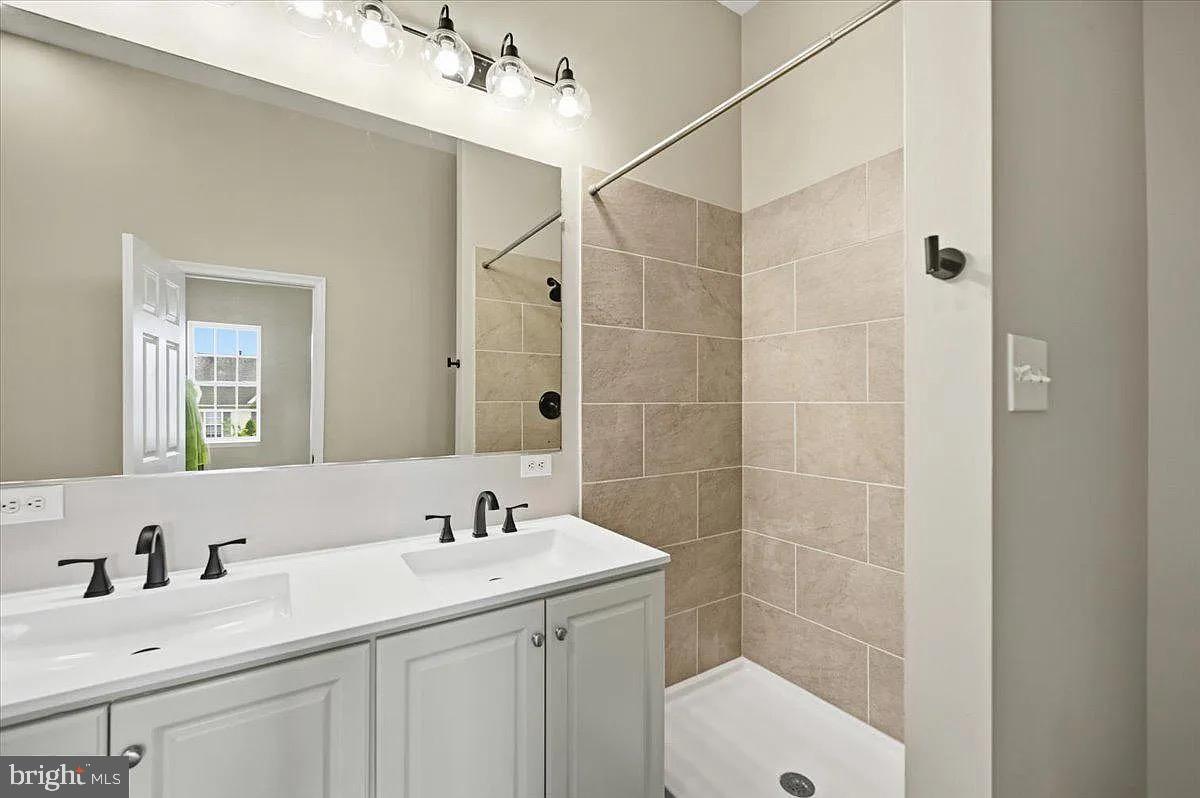 3706 Singleton Ter Property Photo 13