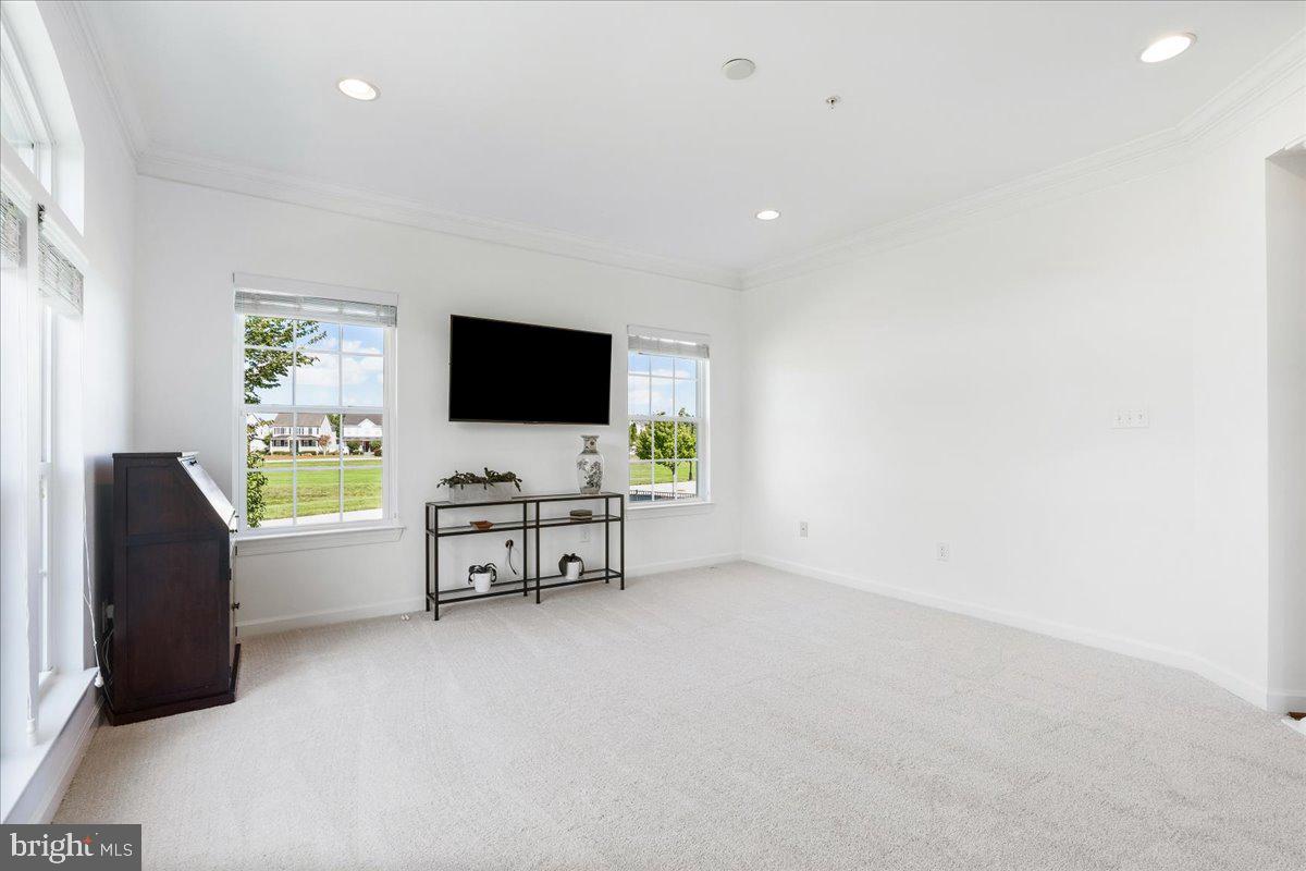 5516 Young Family Trl W Property Photo 9