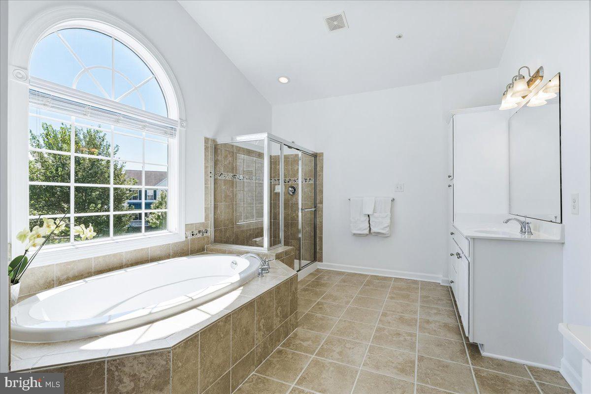 5516 Young Family Trl W Property Photo 42