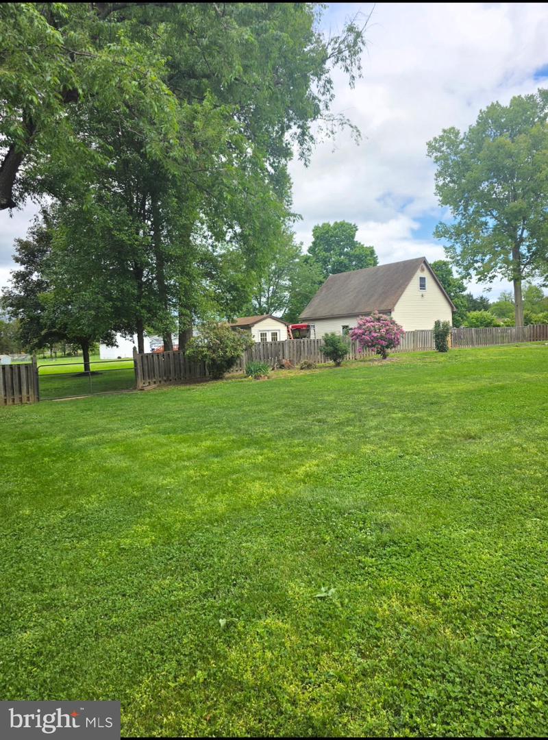 2414 Doubs Ct Property Photo 5