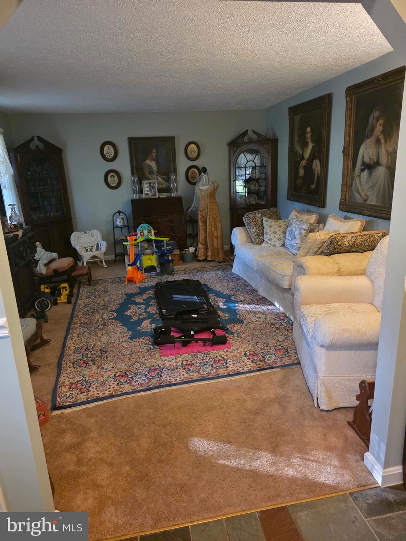 2414 Doubs Ct Property Photo 7