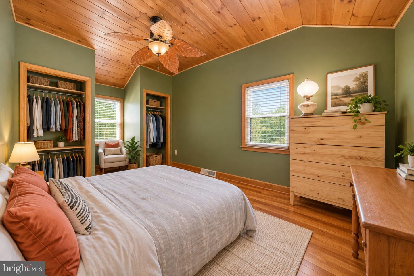 11124 Highland School Property Photo 4