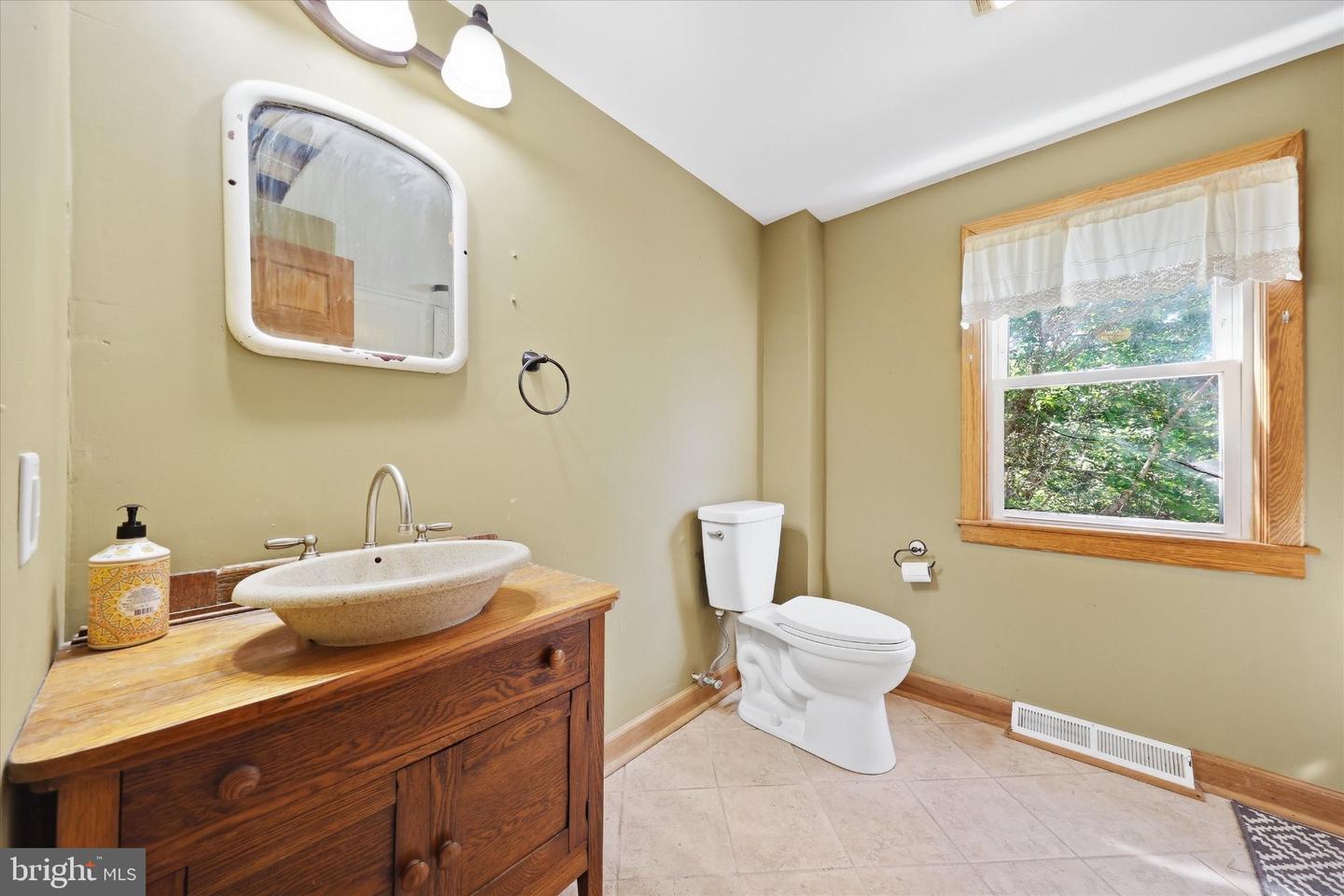 11124 Highland School Property Photo 5