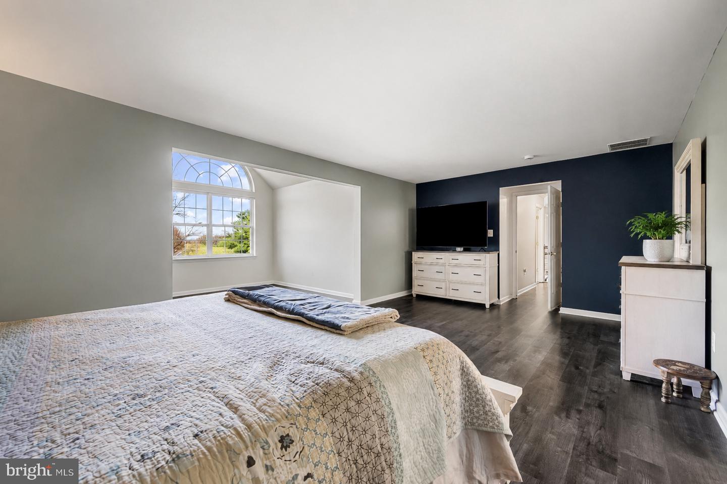 2231 W Greenleaf Dr Property Photo 40