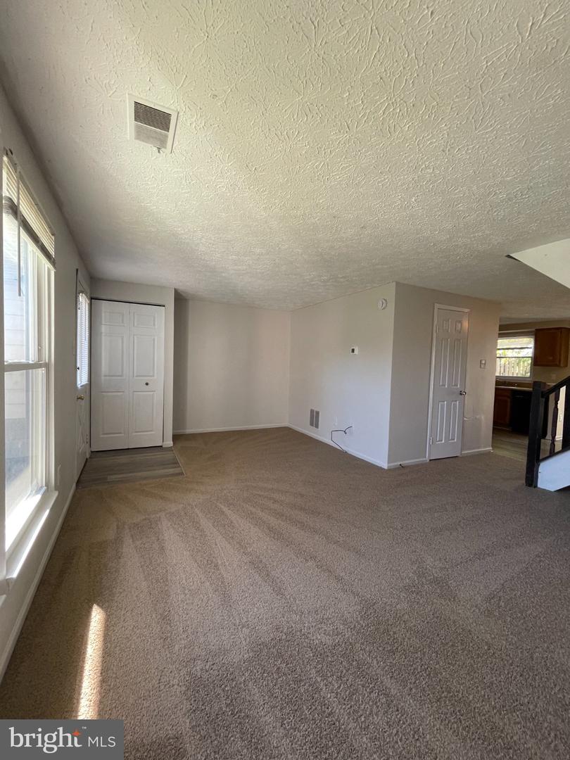 507 Beebe Ct Property Photo 3