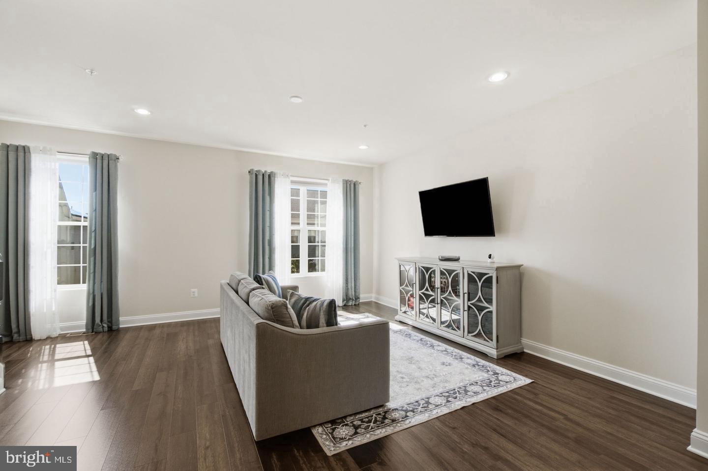 5066 Judicial Way Property Photo 5
