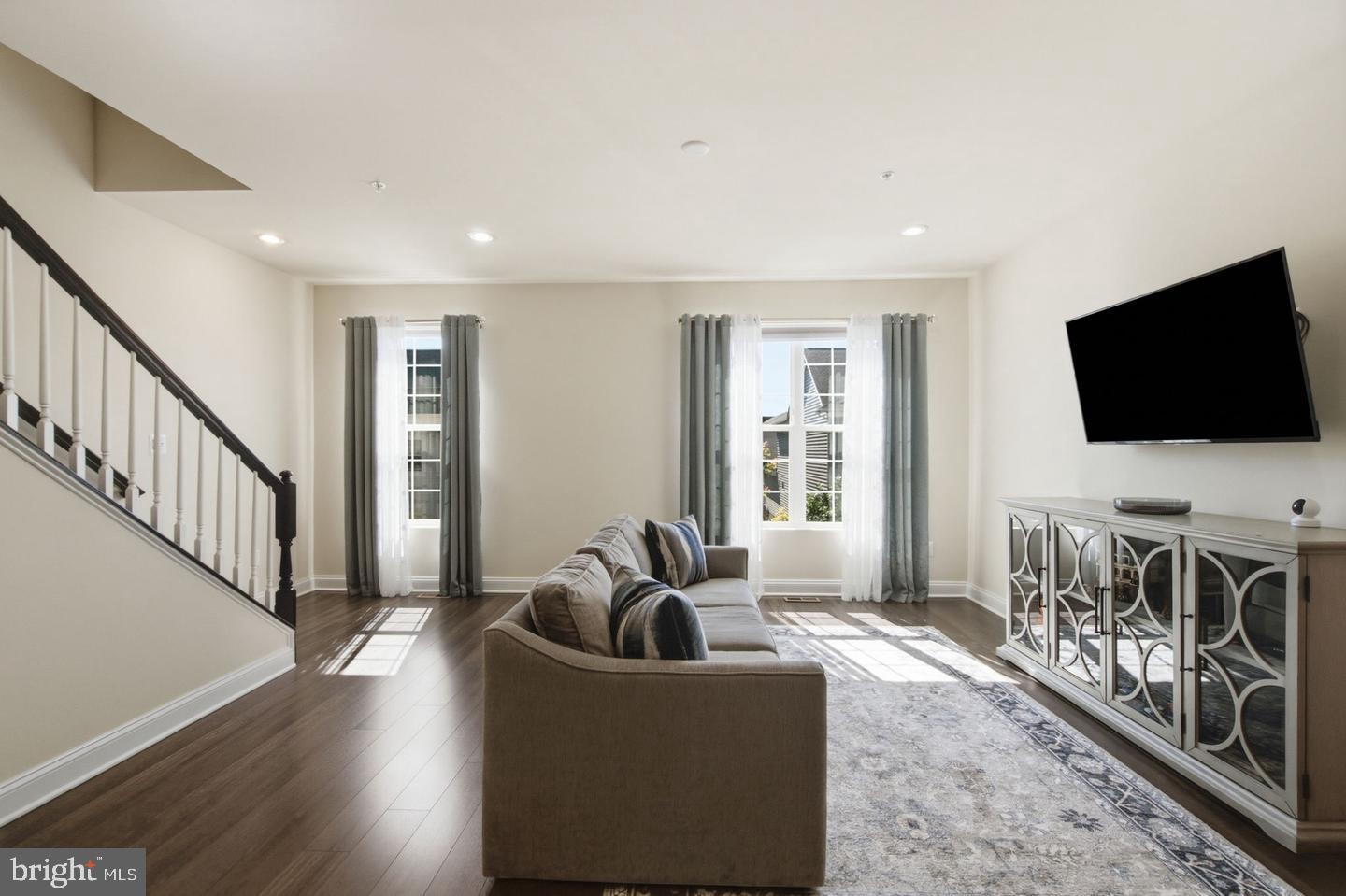 5066 Judicial Way Property Photo 6