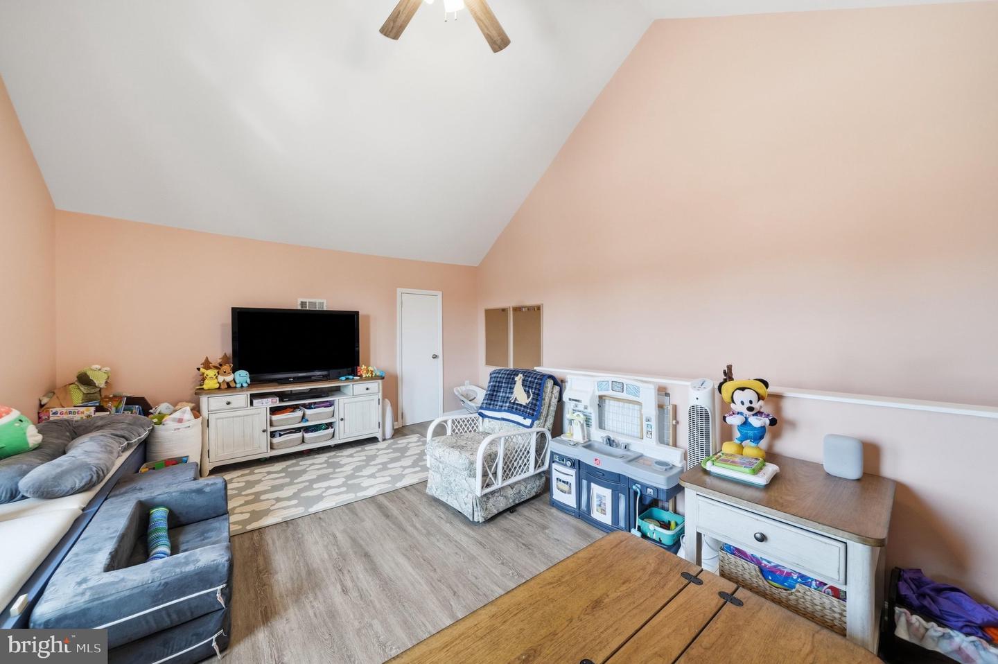 1013 N Market Property Photo 36