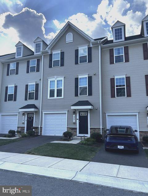 337 PEMBERTON PARK LN Property Photo 1