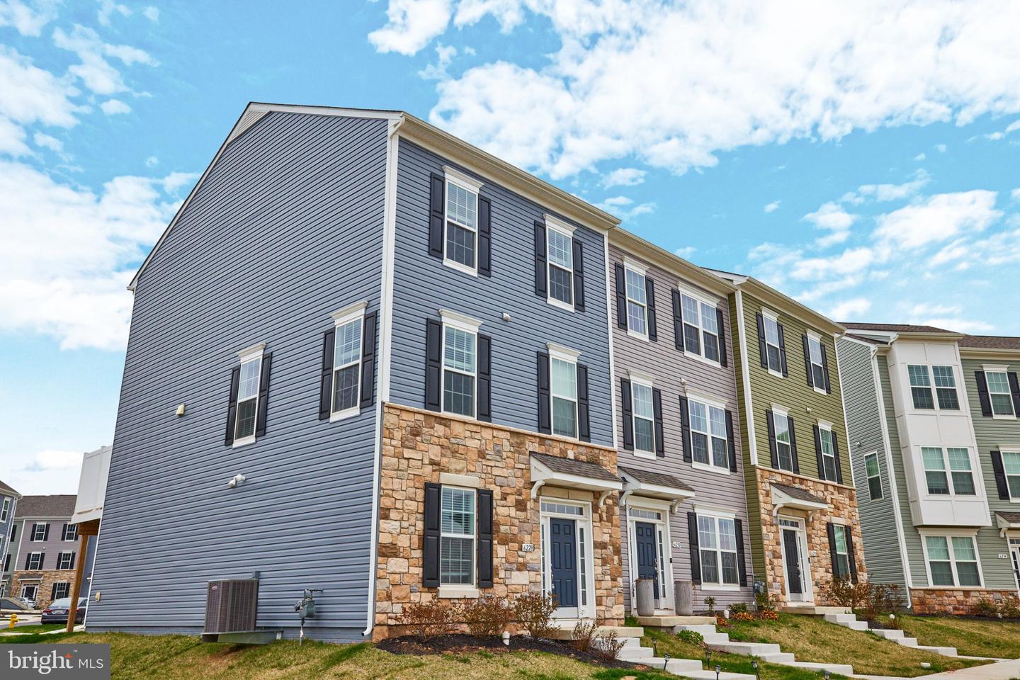 6228 Davinci St Property Photo 4