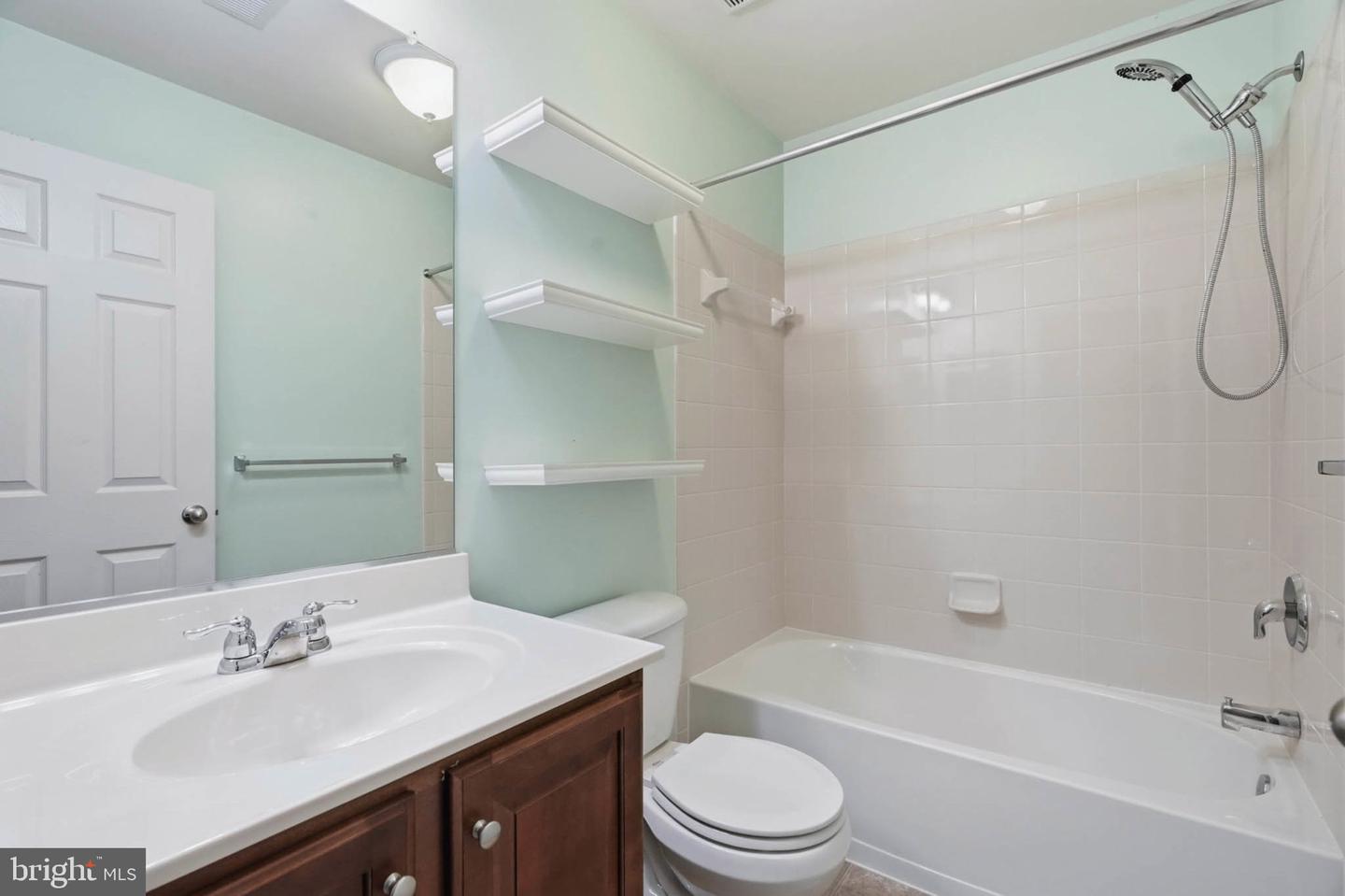 677 Tivoli Rd Property Photo 24
