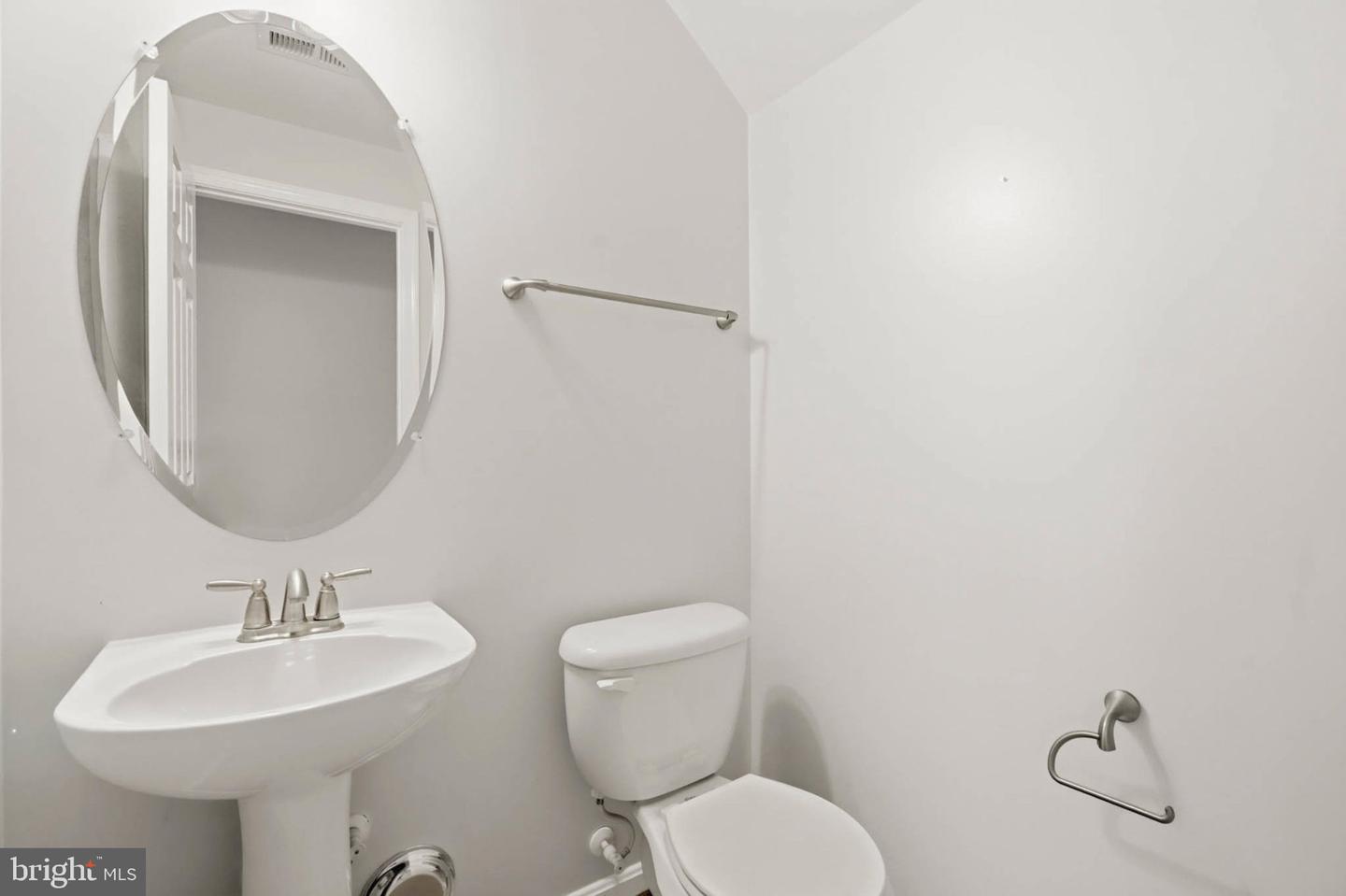677 Tivoli Rd Property Photo 31