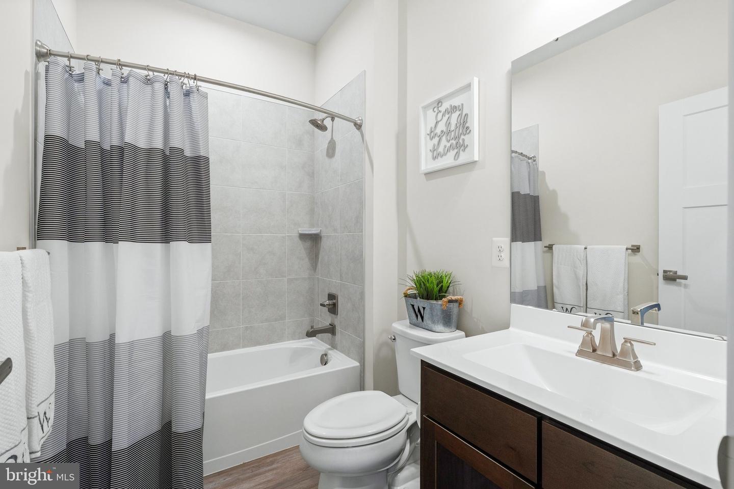 8900 Shady Pines Dr Property Photo 32