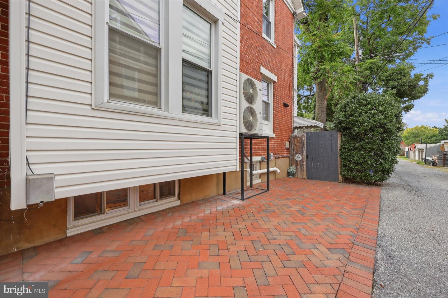 512 Elm St Property Photo 64