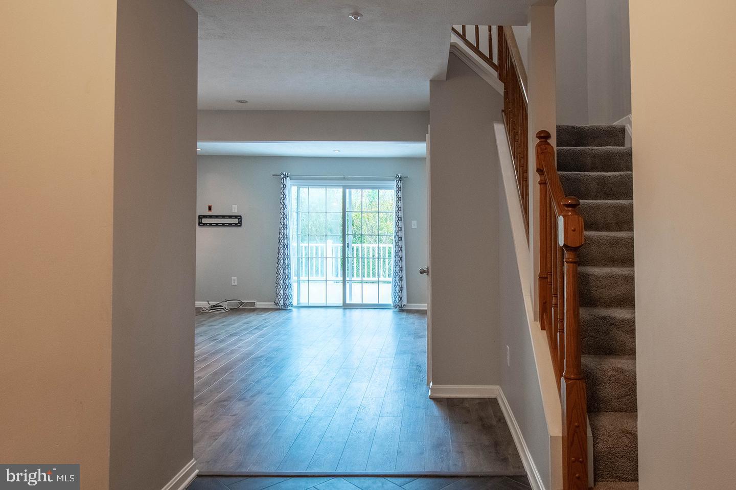 5620 Queen Anne Ct Property Photo 2