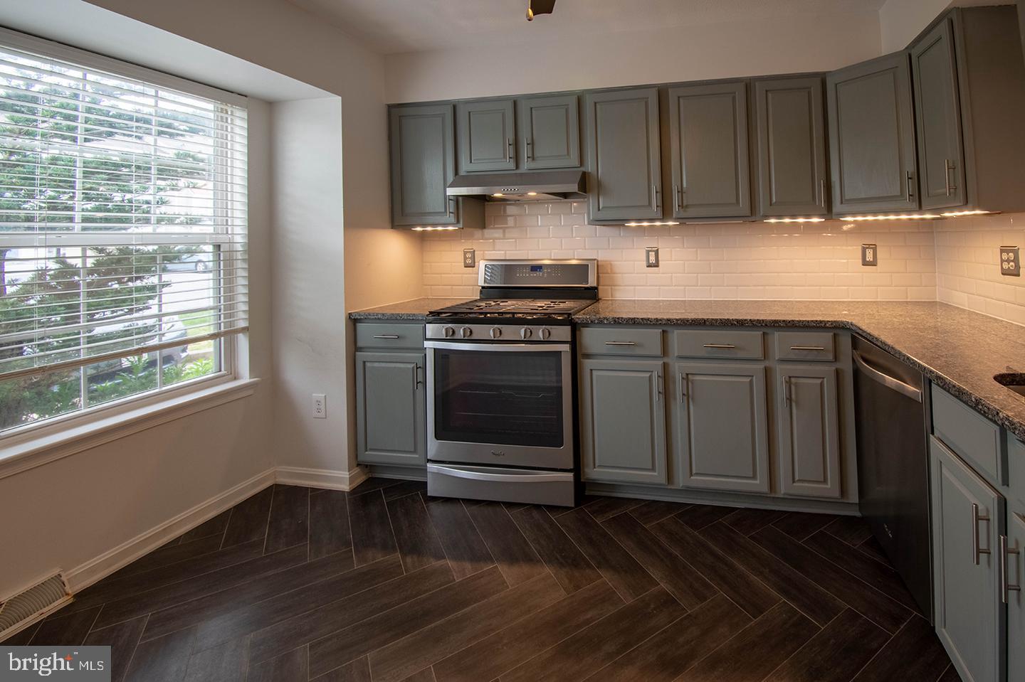 5620 Queen Anne Ct Property Photo 4