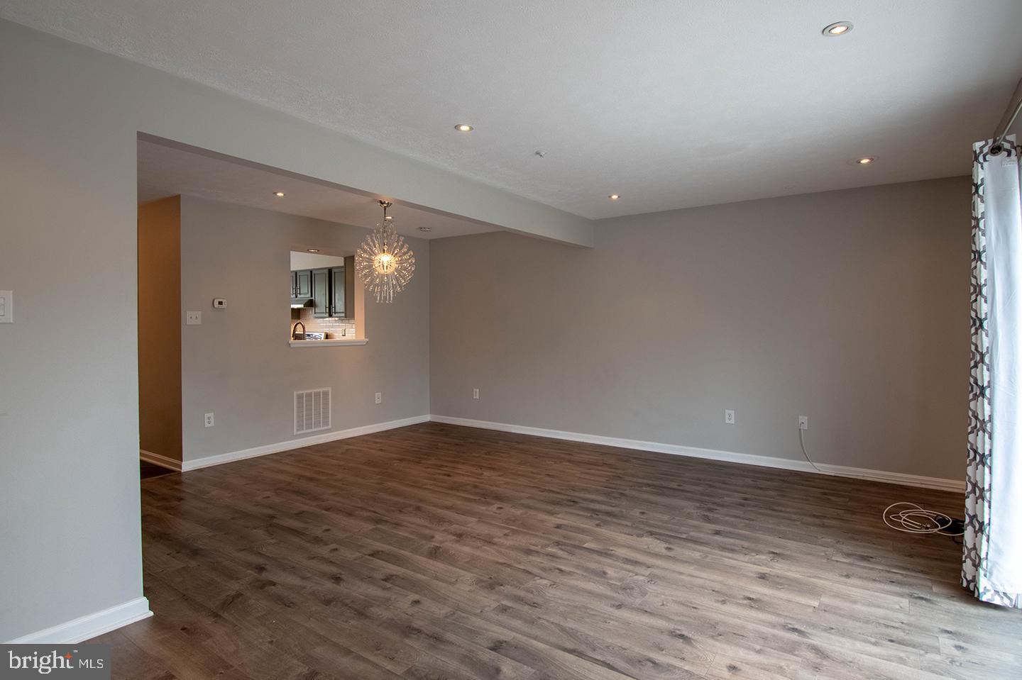 5620 Queen Anne Ct Property Photo 6