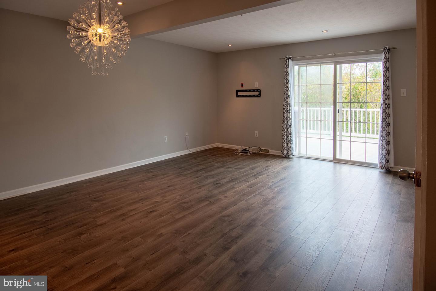 5620 Queen Anne Ct Property Photo 8
