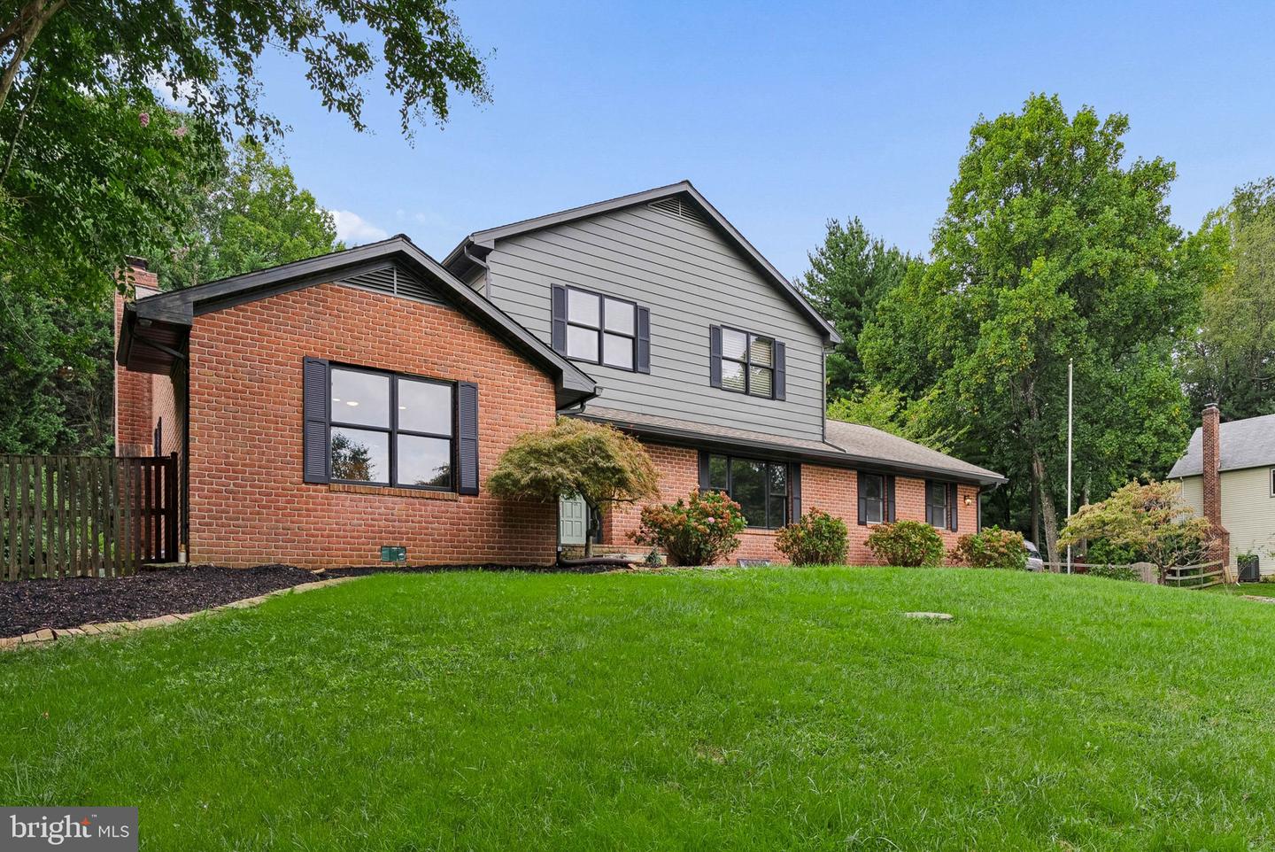 5597 JOLLIE Property Photo 1