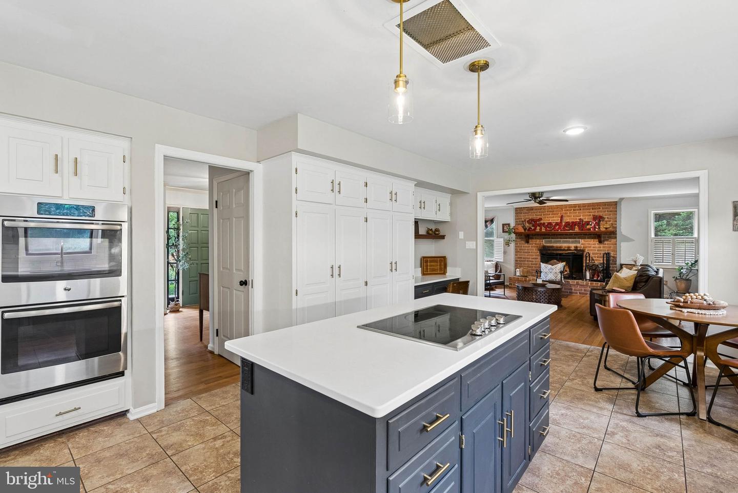 5597 Jollie Property Photo 4