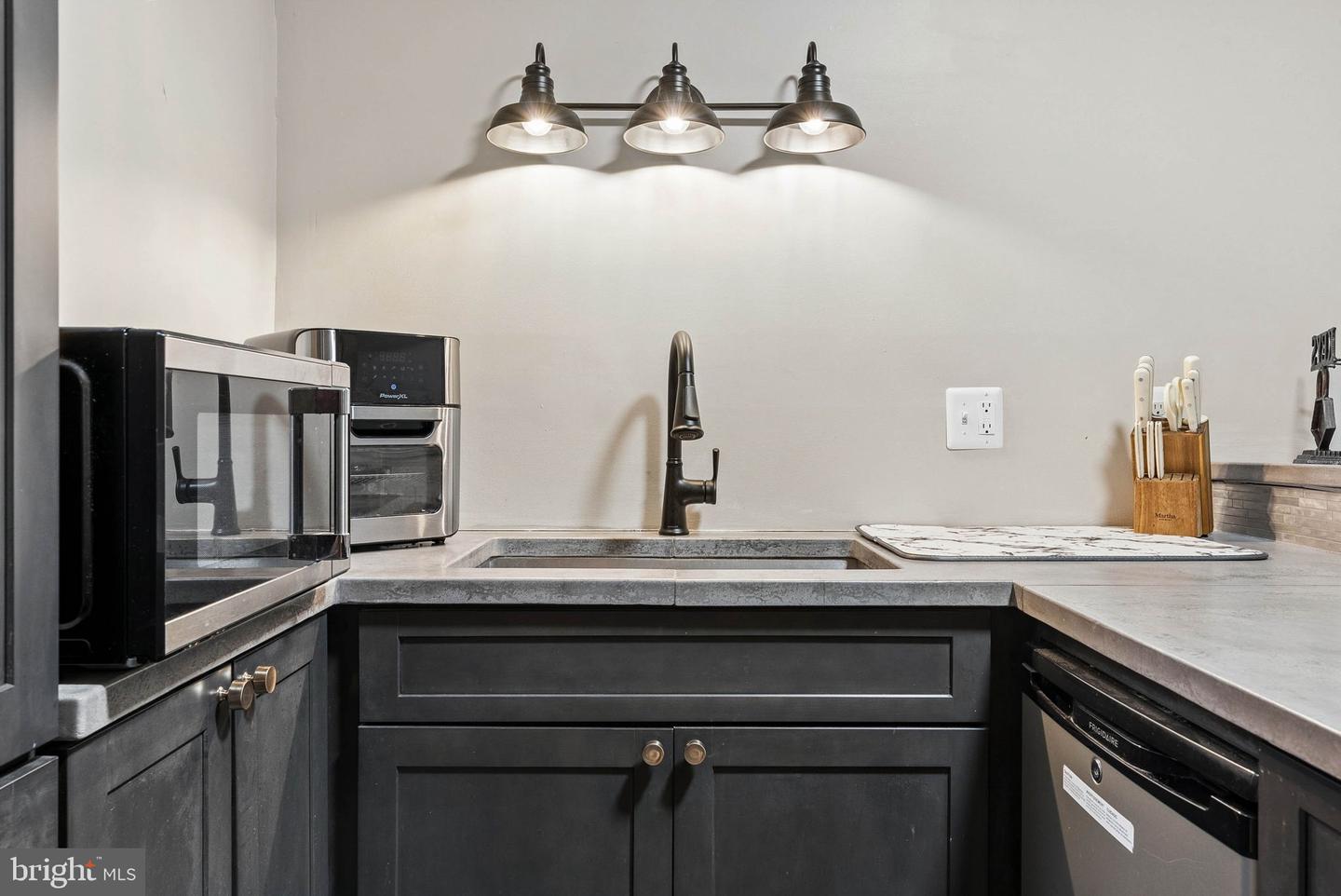 5597 Jollie Property Photo 18