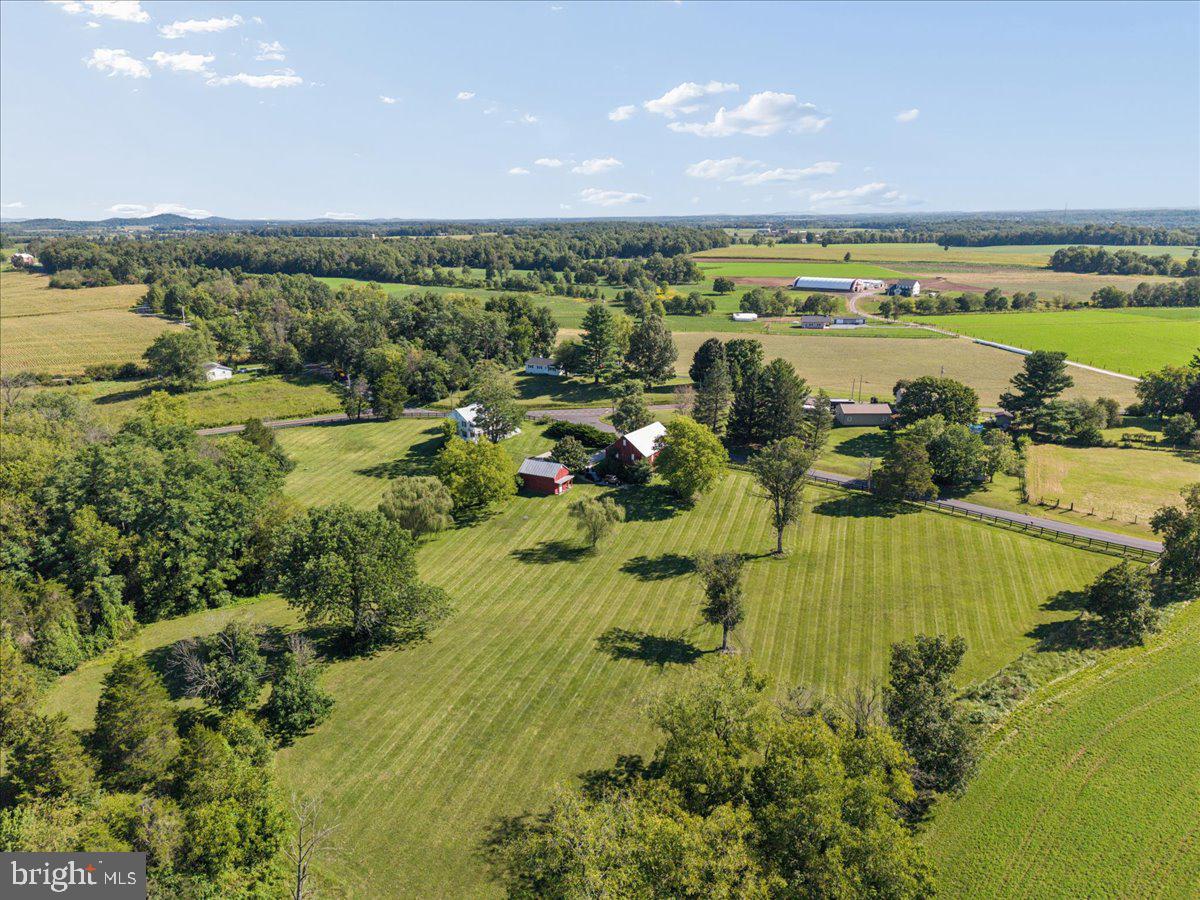 10927 Sixes Rd Property Photo 2