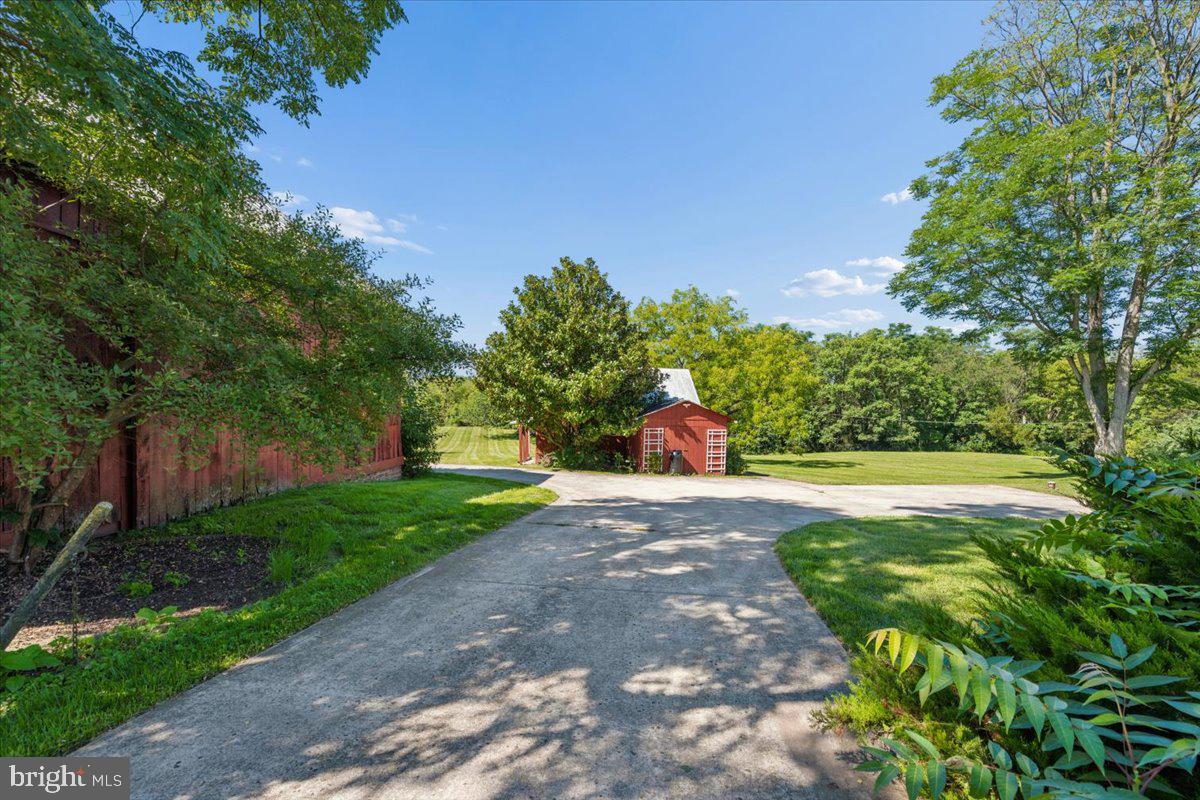 10927 Sixes Rd Property Photo 9