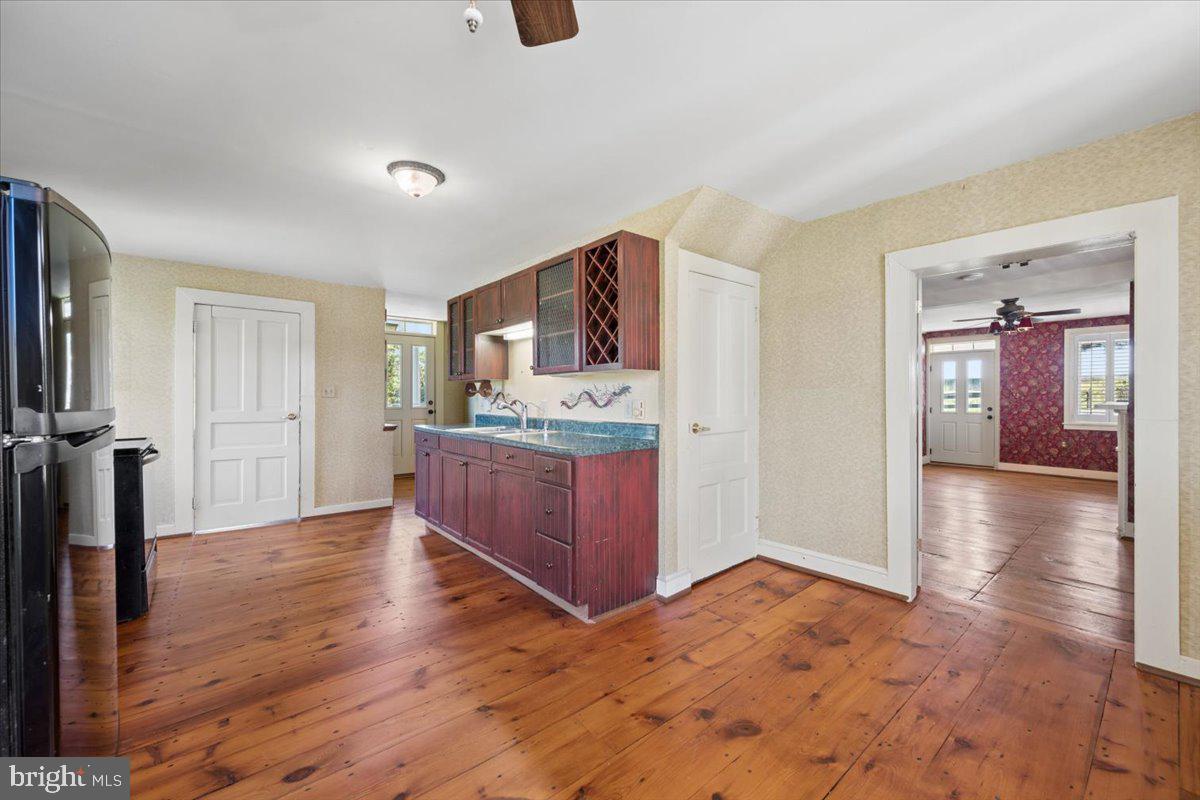 10927 Sixes Rd Property Photo 45