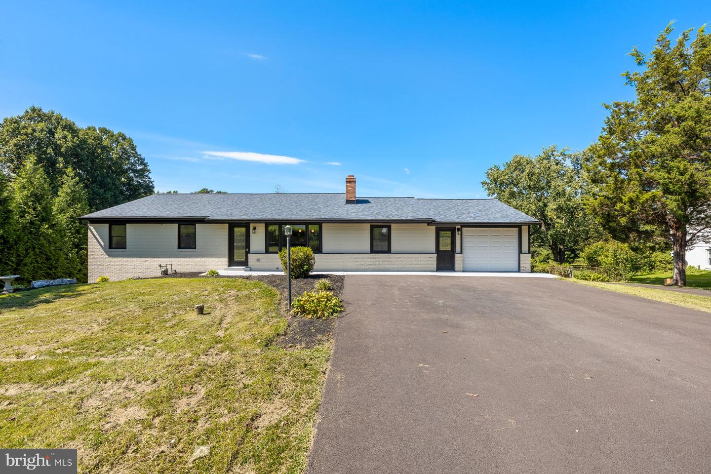 13132 Manor Dr Property Photo 1