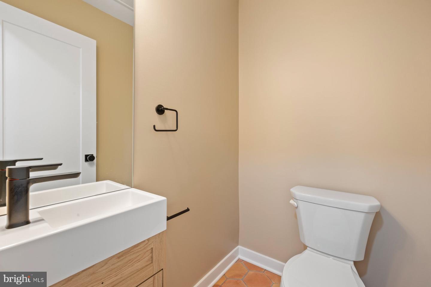 13132 Manor Dr Property Photo 11