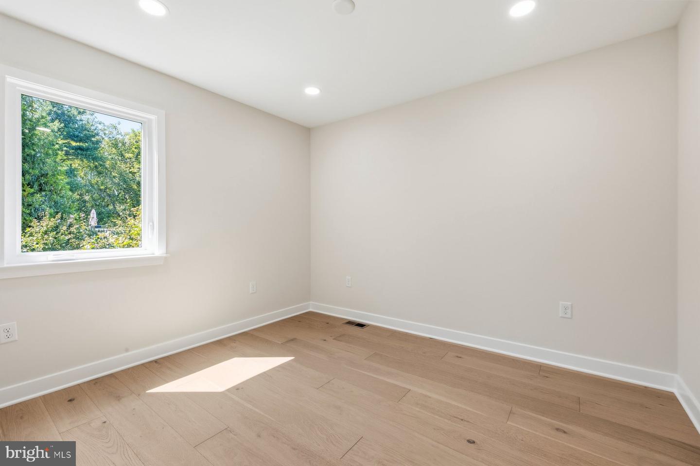 13132 Manor Dr Property Photo 20