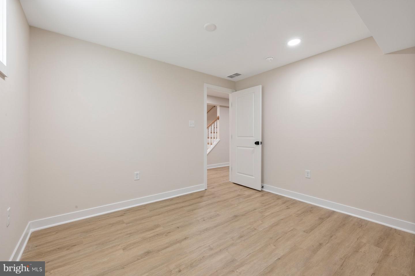 13132 Manor Dr Property Photo 29