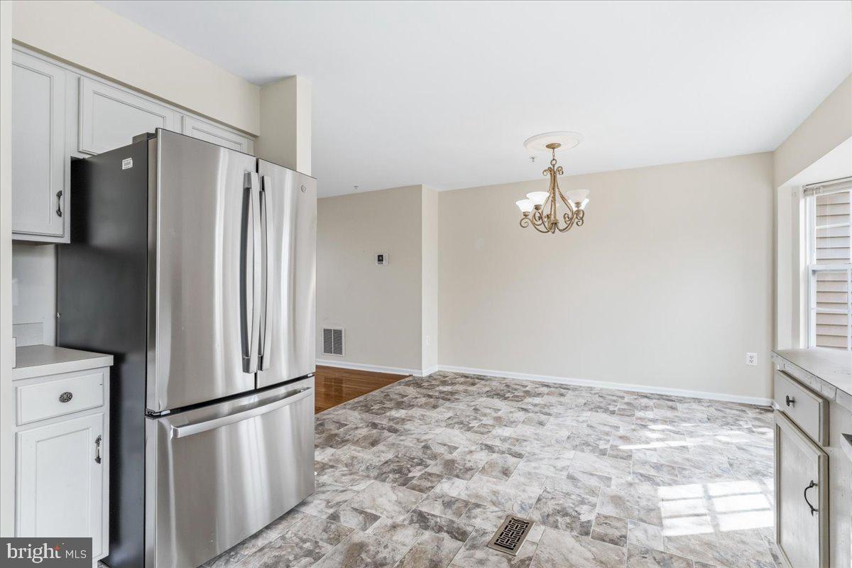 6104 Pine Ridge Ter Property Photo 9