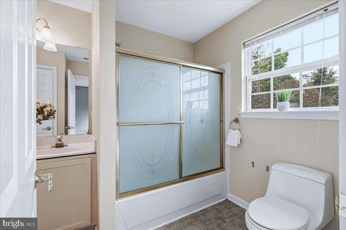 6104 Pine Ridge Ter Property Photo 14