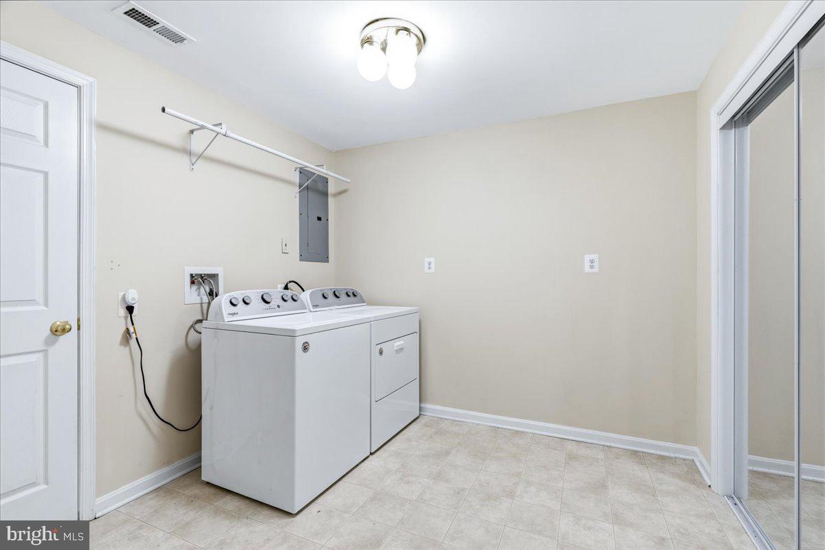6104 Pine Ridge Ter Property Photo 26