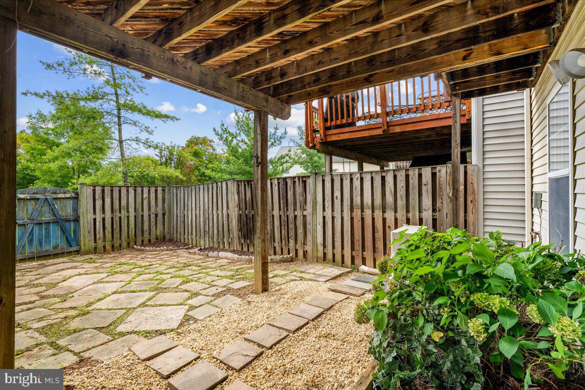 6104 Pine Ridge Ter Property Photo 32