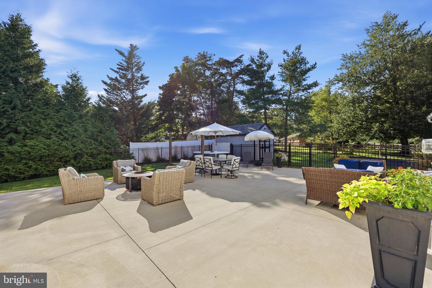 4609 Skyline Ter Property Photo 41