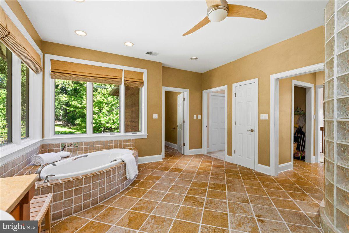 5506 Bootjack Dr Property Photo 45
