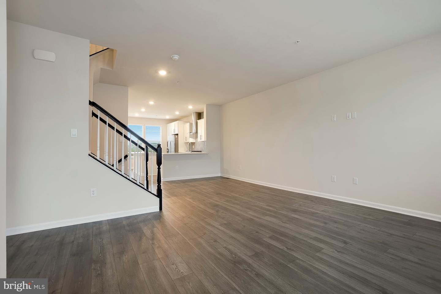 857 Amity St Property Photo 8