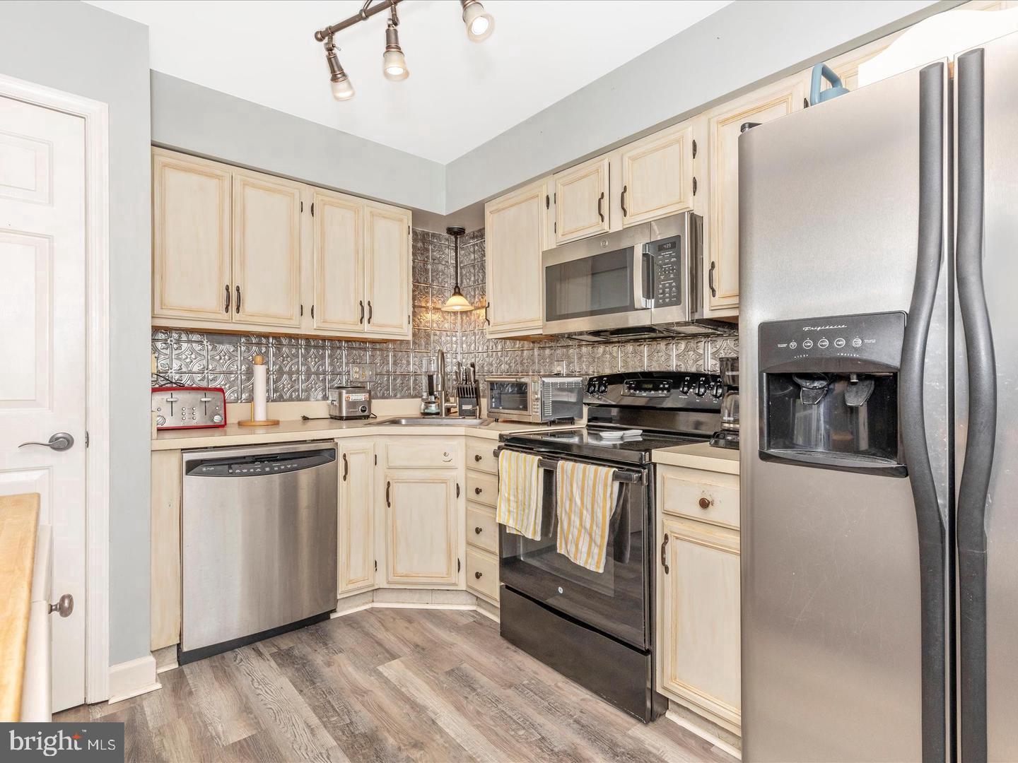 6338 Towncrest Ct Property Photo 7