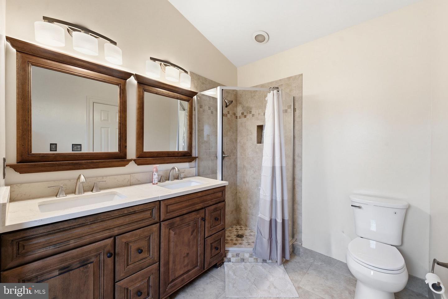 5204 Bamburg Ct Property Photo 28