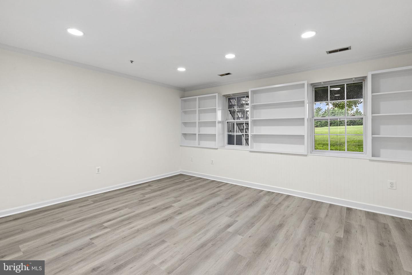 7108 Ladd Cir Property Photo 10