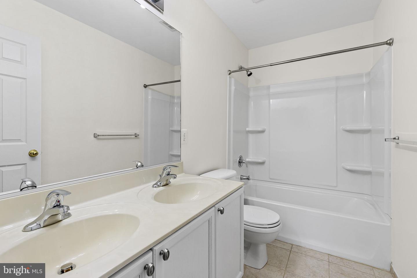 7108 Ladd Cir Property Photo 32